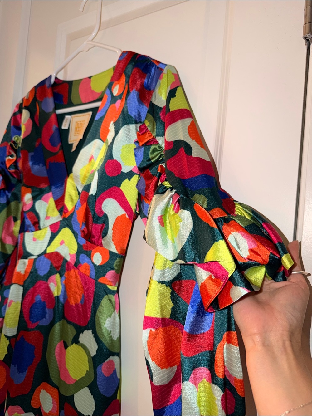Vibrant Multi-Color Print Maxi Dress with Ruffled Hem - Picture 4 of 11